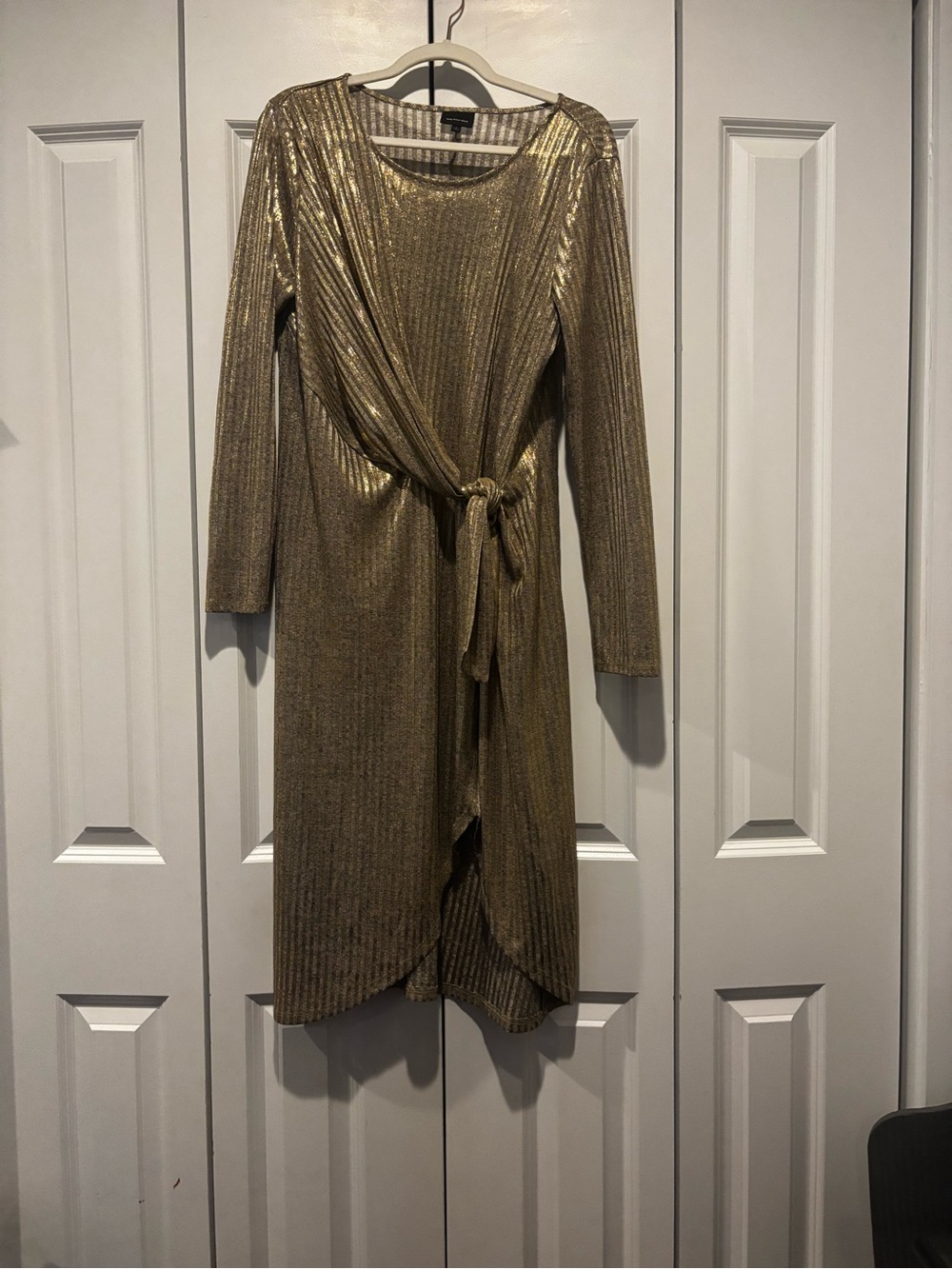 Who What Wear Metallic Gold Wrap Midi Dress